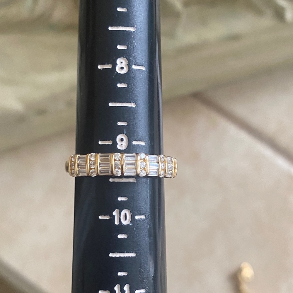 Elegant Gold and Silver Women's Ring